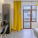 Chateau: Upscale In Bucharest's Historical Center! Apartahotel Bucarest