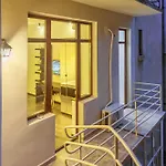 Chateau: Upscale In Bucharest's Historical Center! Apartahotel Bucarest