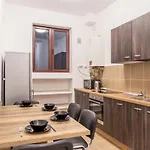 Chateau: Upscale In Bucharest's Historical Center!