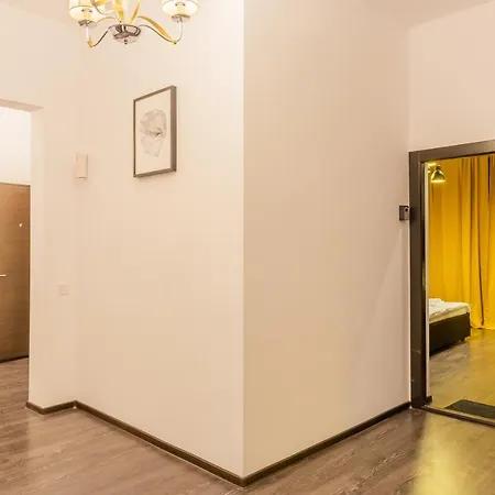 Chateau: Upscale In Bucharest's Historical Center! 3*