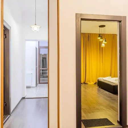 Chateau: Upscale In Bucharest's Historical Center!