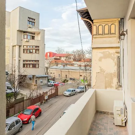 Chateau: Upscale In Bucharest's Historical Center!