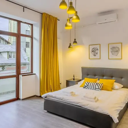 Aparthotel Chateau: Upscale In Bucharest's Historical Center! Bucarest