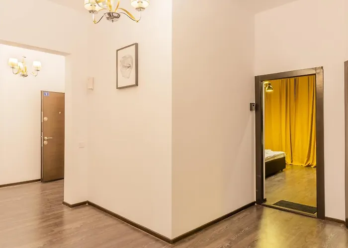 Chateau: Upscale In Bucharest's Historical Center! 3*