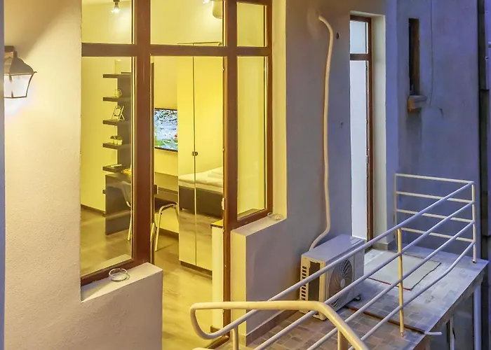 Chateau: Upscale In Bucharest's Historical Center! מלון דירות בוקרשט