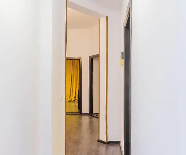 Chateau: Upscale In Bucharest's Historical Center! מלון דירות בוקרשט