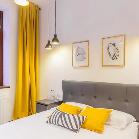 Chateau: Upscale In Bucharest's Historical Center! 3* Bukareszt