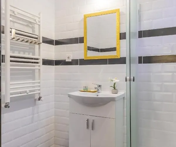 Apartahotel Chateau: Upscale In Bucharest's Historical Center! Bucarest