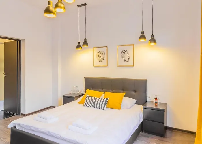 Chateau: Upscale In Bucharest's Historical Center! Apartahotel 3*